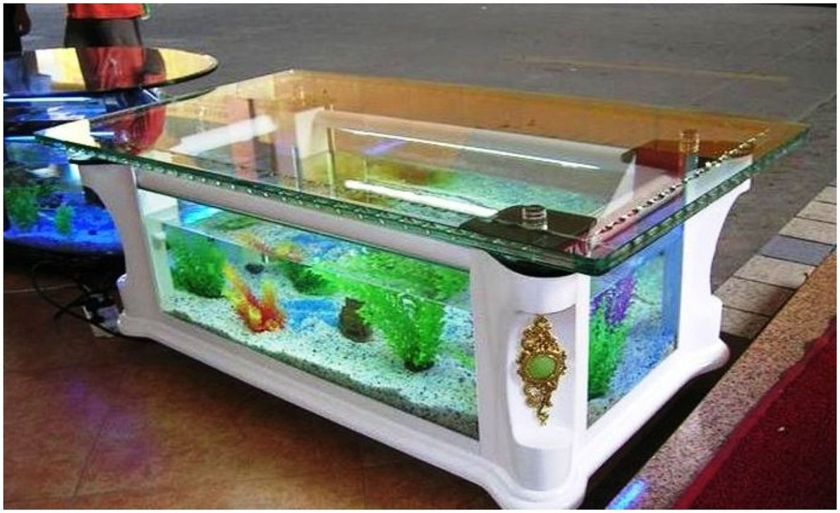 Aquarium hinge strip