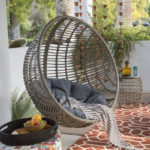 Amazing Relaxable Indoor Swing Chair Design Ideas 21