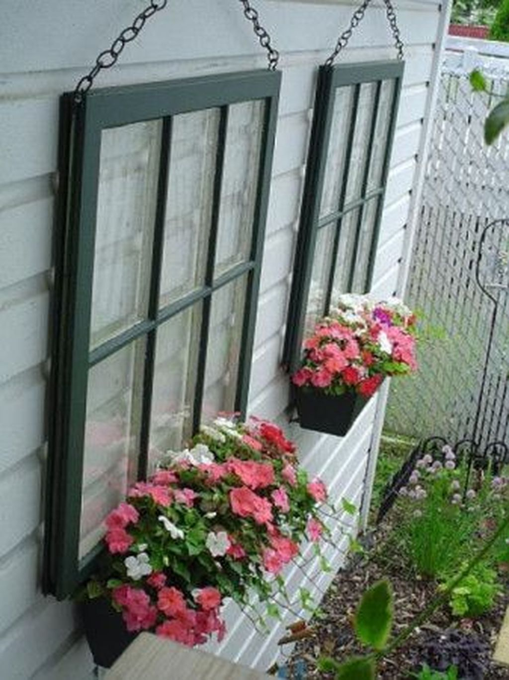 Amazing Windows Flower Boxes Design Ideas Must See02