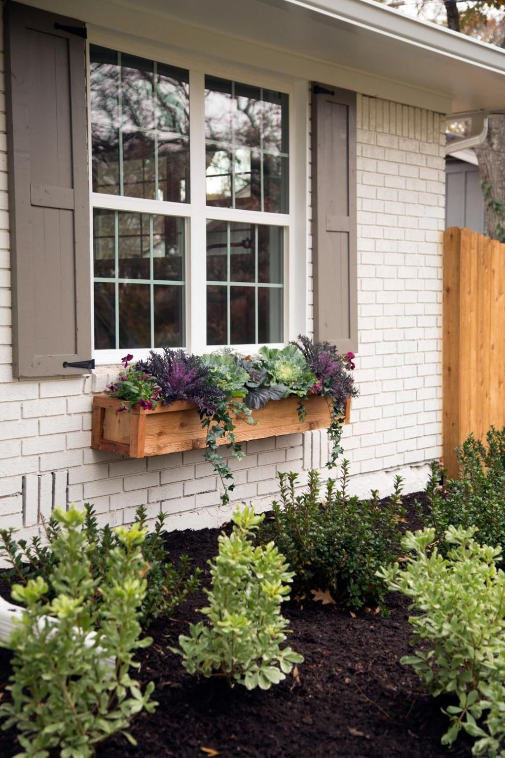 Amazing Windows Flower Boxes Design Ideas Must See21