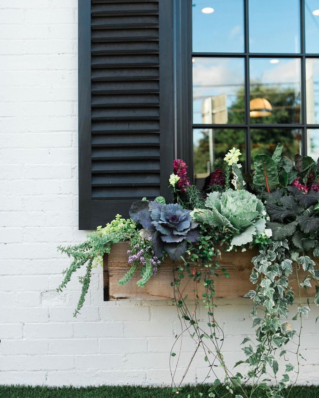 Amazing Windows Flower Boxes Design Ideas Must See26