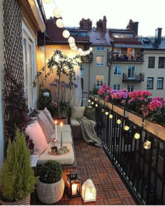 Awesome Small Balcony Garden Ideas04