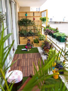 Awesome Small Balcony Garden Ideas17