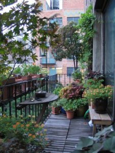 Awesome Small Balcony Garden Ideas20