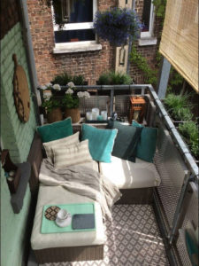 Awesome Small Balcony Garden Ideas26