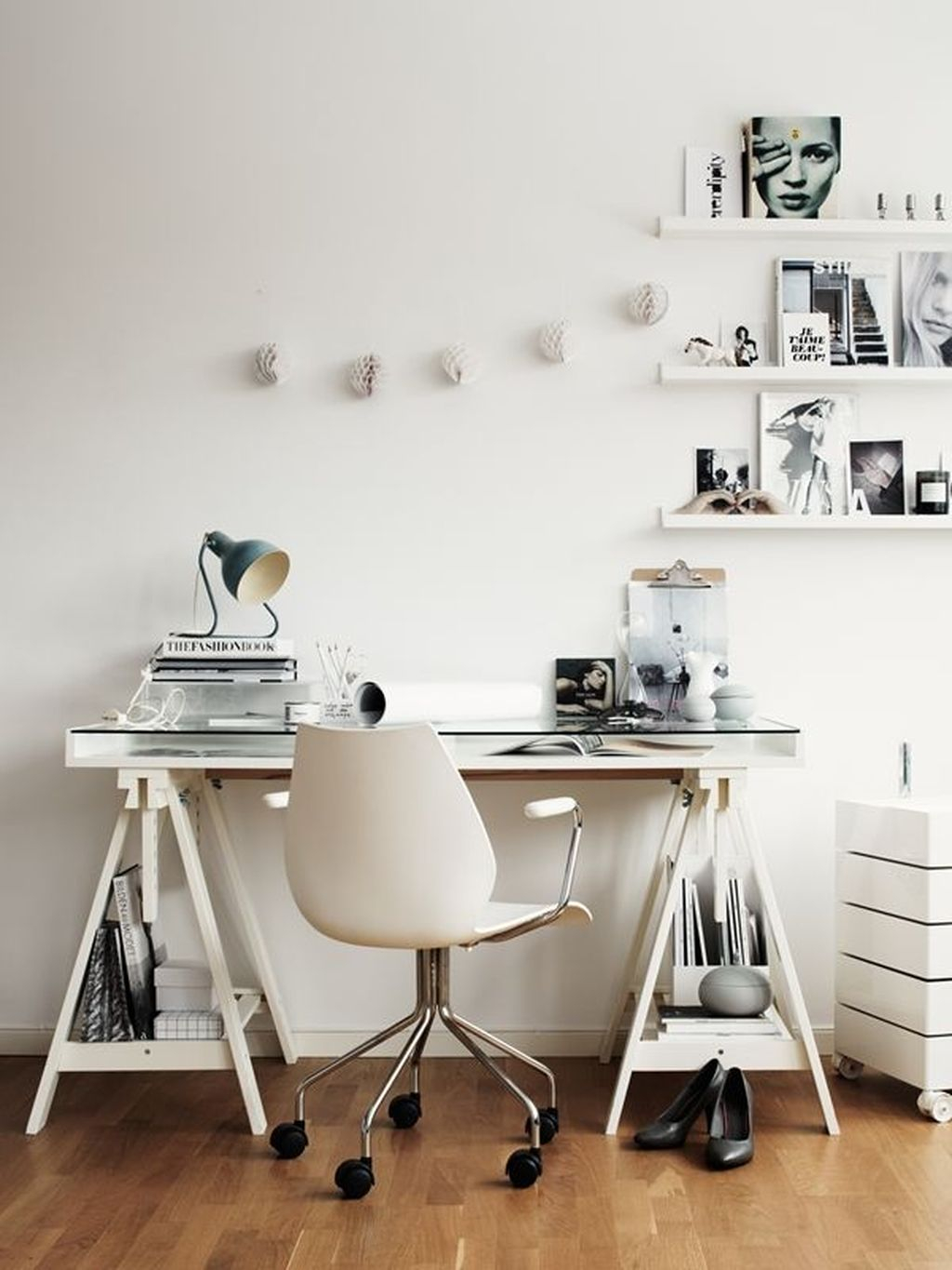 Simple Desk Workspace Design Ideas 42