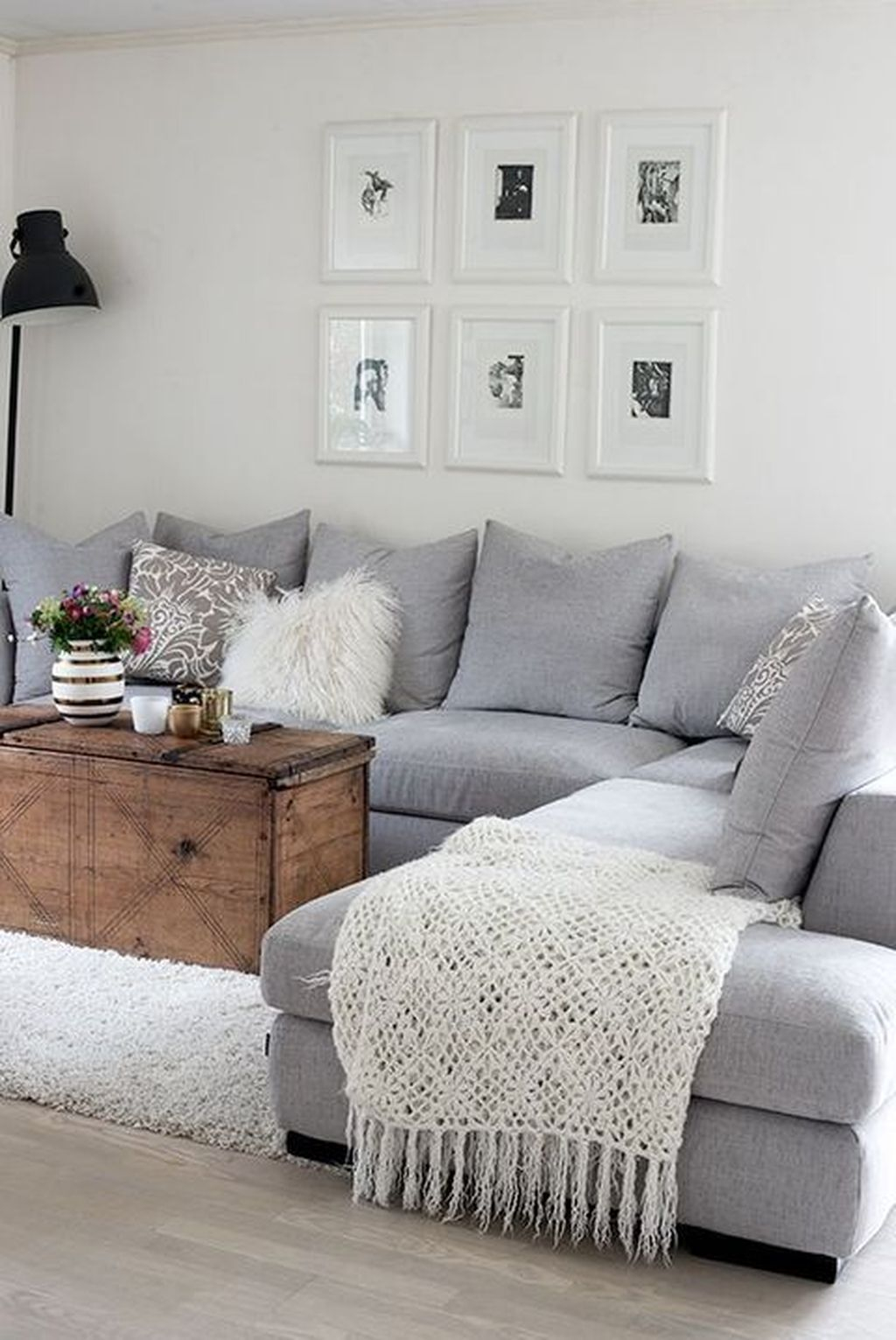 Wonderful Scandinavian Livingroom Decorations Ideas21