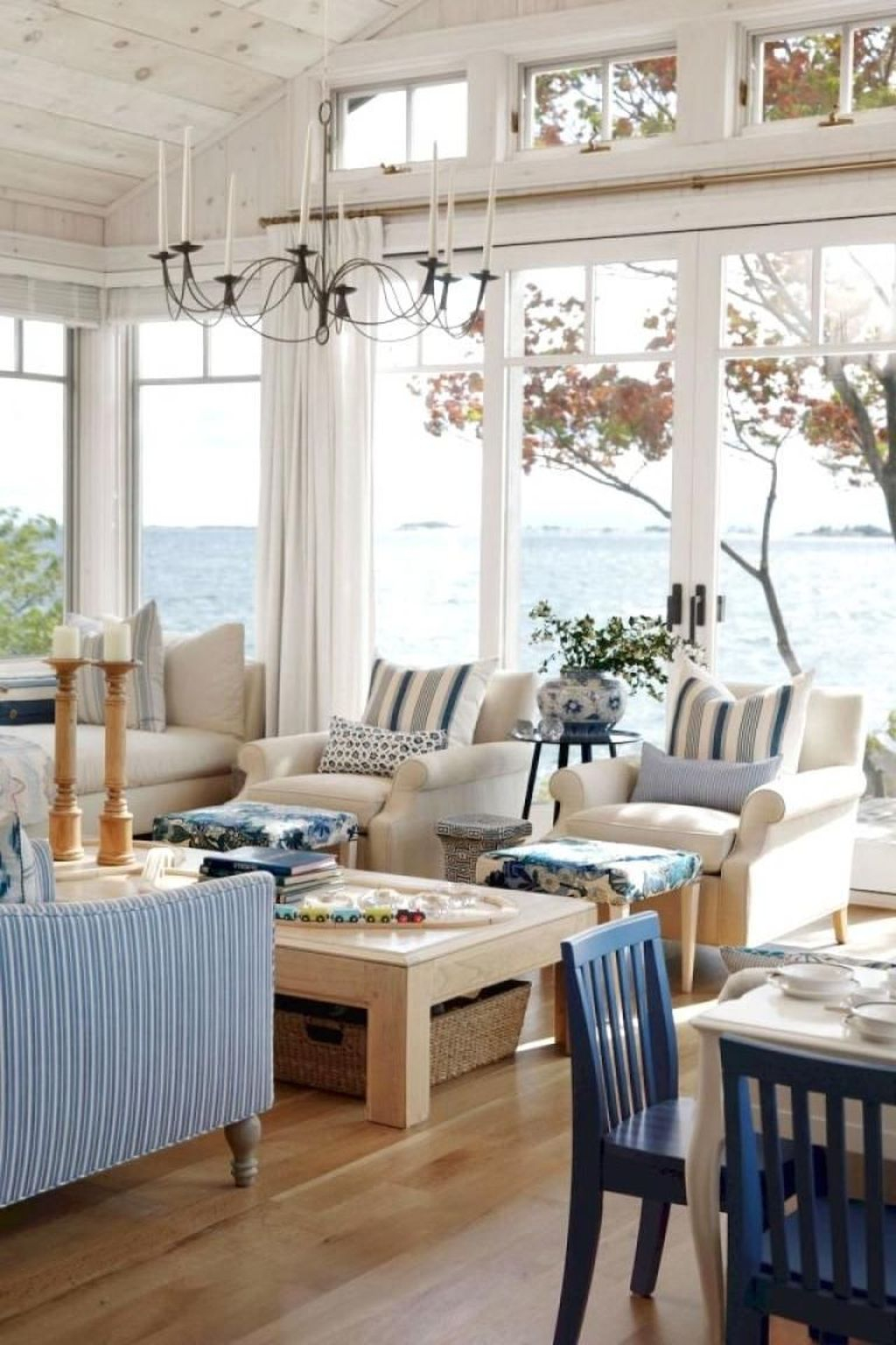 Perfect Coastal Living Room Ideas17 – HOMISHOME