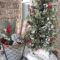 Amazing Outdoor Christmas Ideas For Porch Décor16