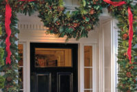 Brilliant Christmas Front Door Decor Ideas26