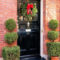Brilliant Christmas Front Door Decor Ideas29