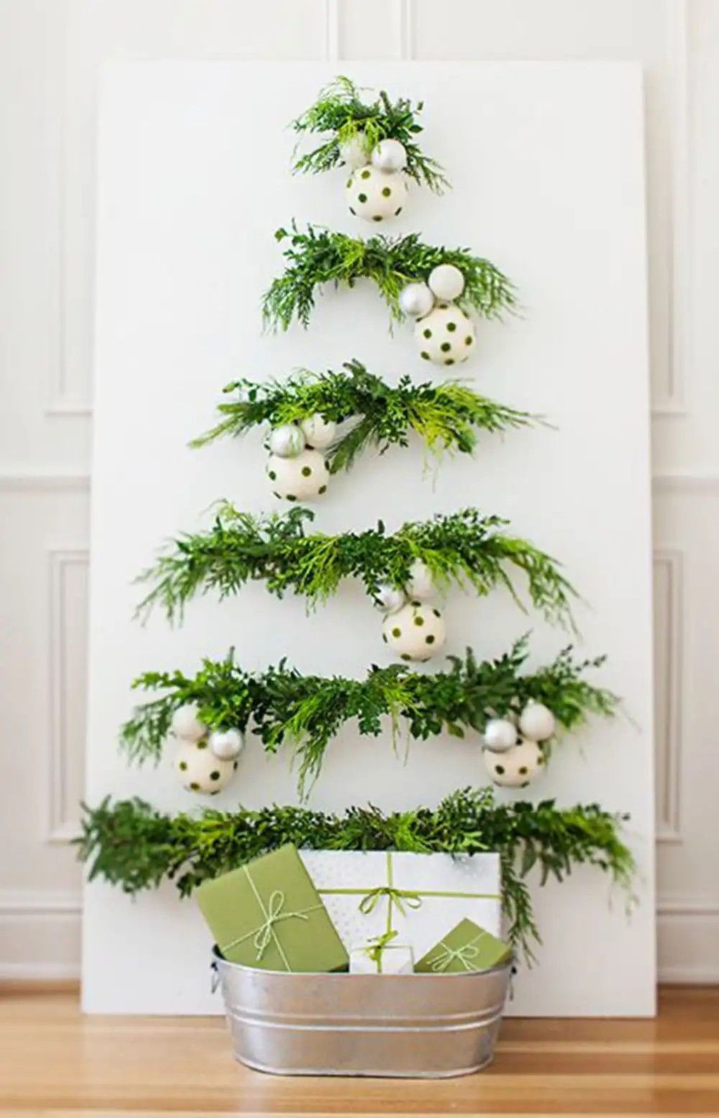 Diy Wall Christmas Tree Ideas36