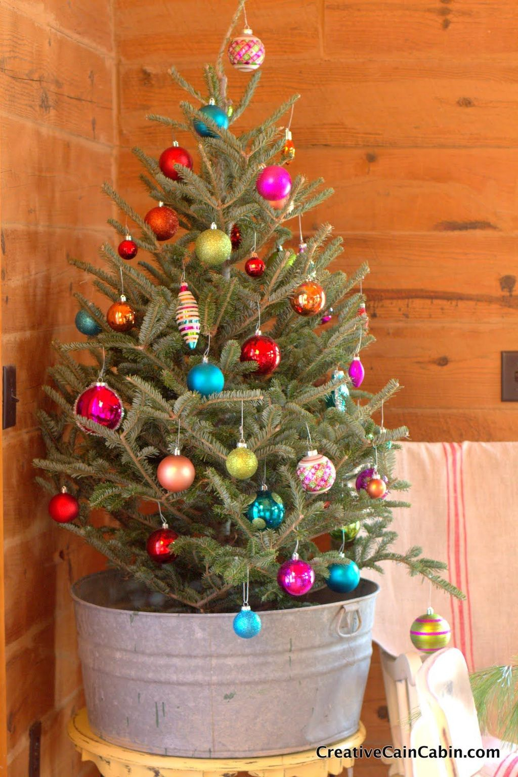 Minimalist Small Tree In A Bucket Ideas For Christmas08