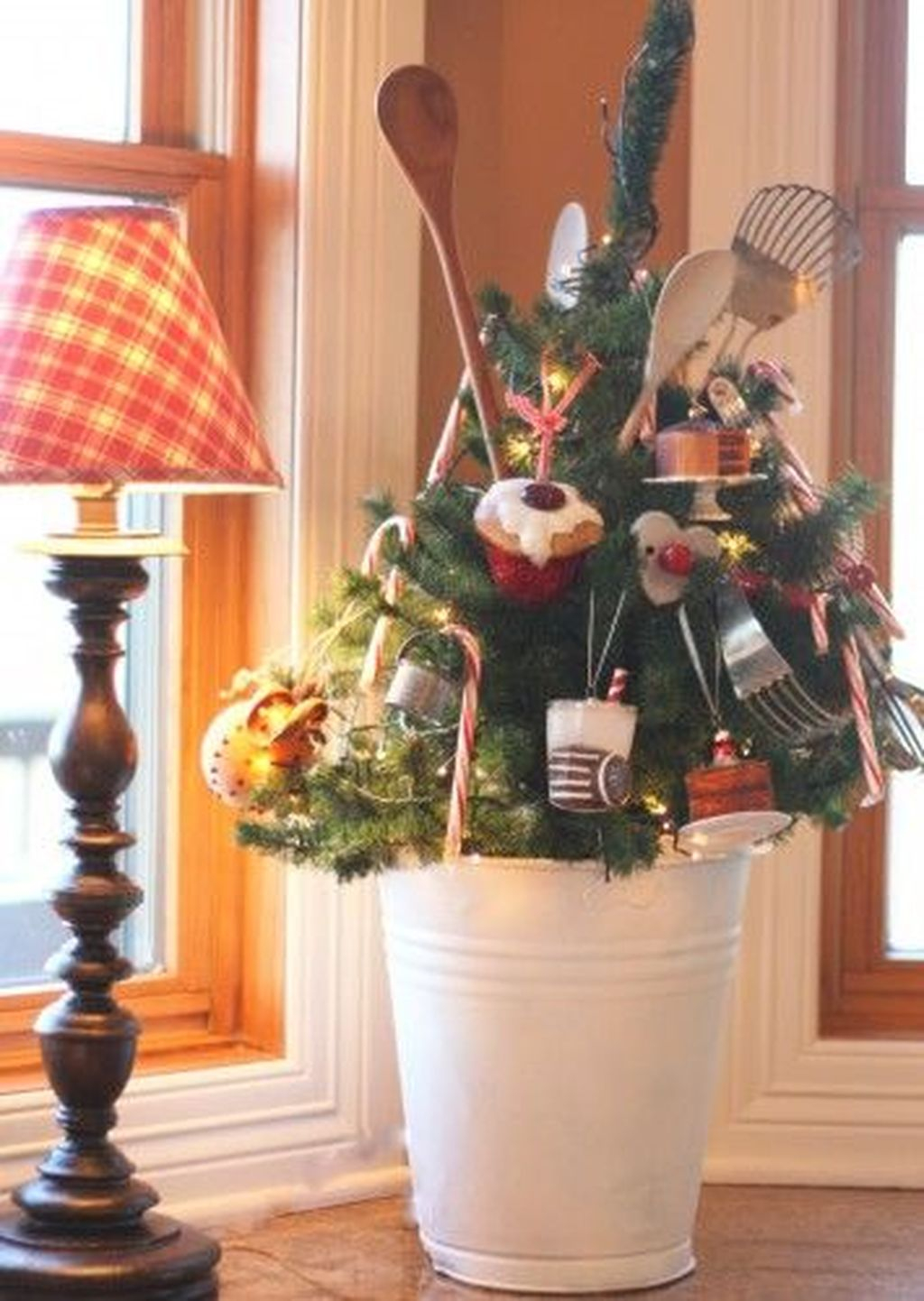 Minimalist Small Tree In A Bucket Ideas For Christmas24