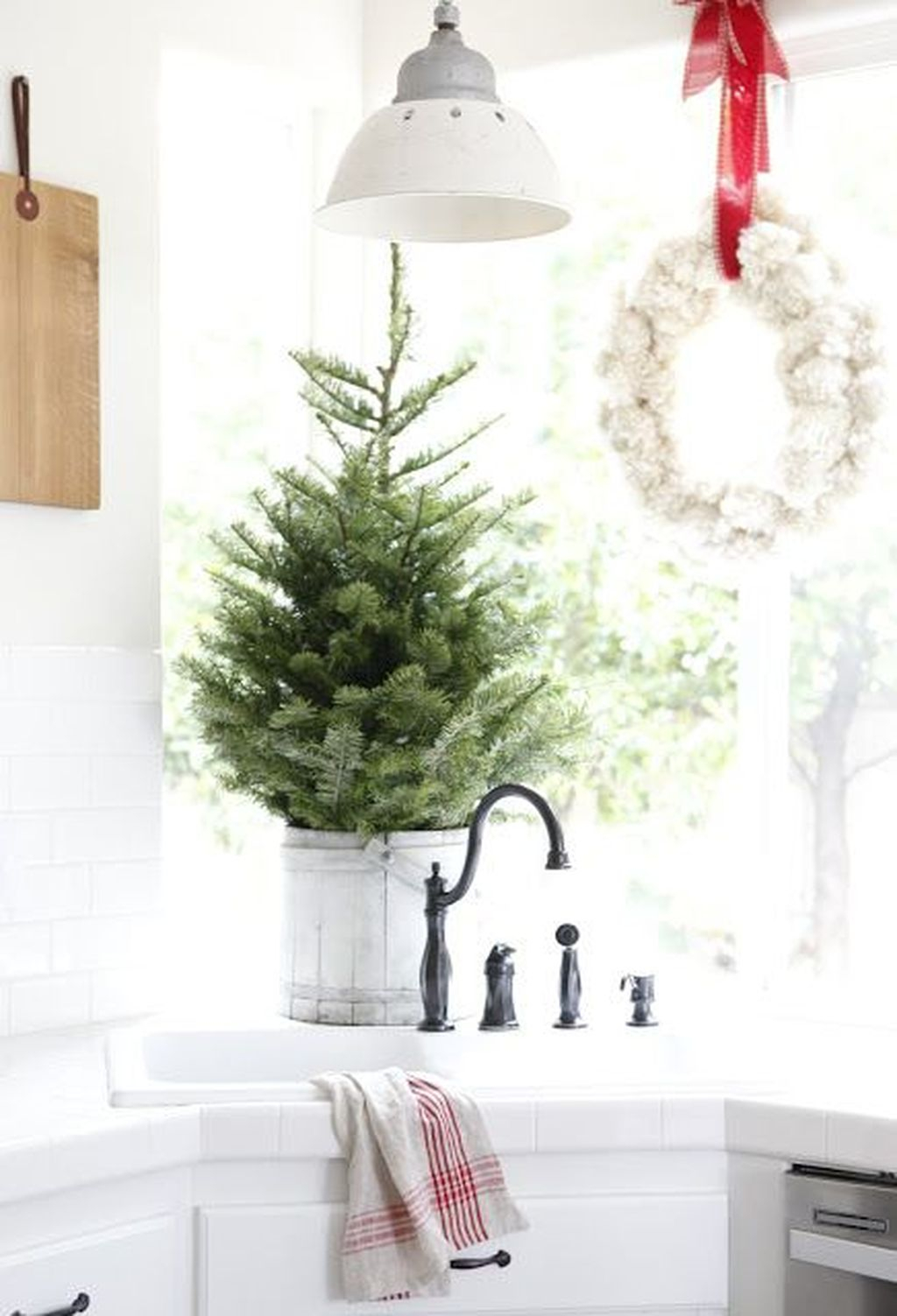 Minimalist Small Tree In A Bucket Ideas For Christmas37