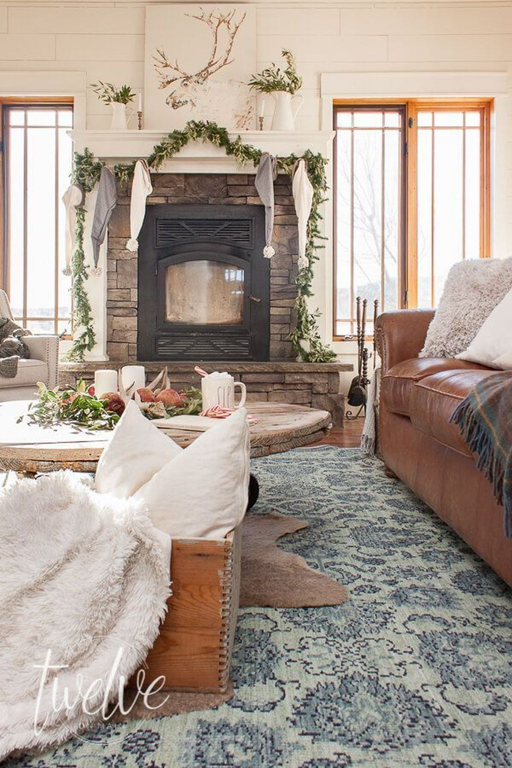 Awesome Winter Living Room Ideas29