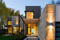 Amazing Modern Home Exterior Designs33