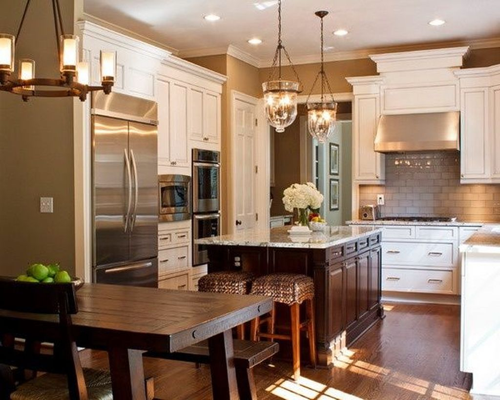 Amazing Traditional Kitchen Designs For Your Kitchen Renovation33