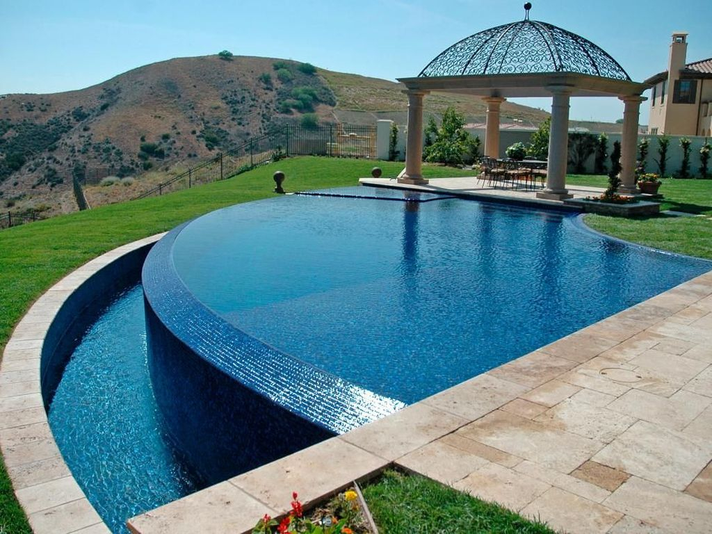 Extraordiary Swimming Pool Designs47