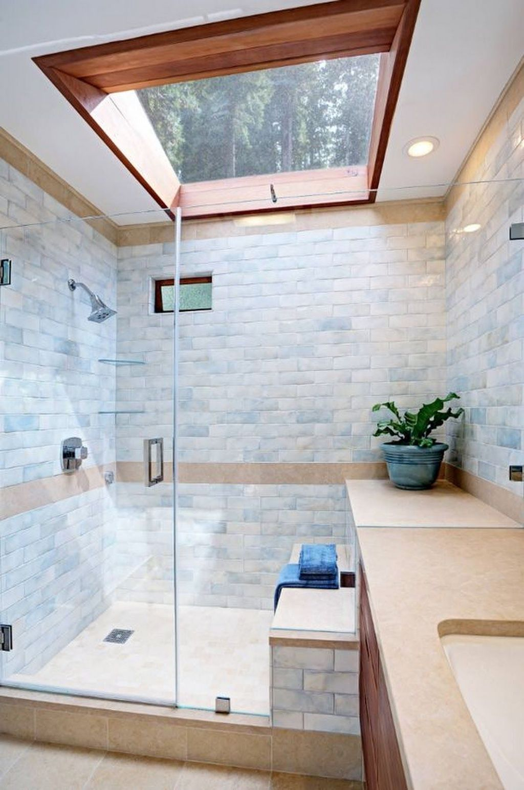 Lovely Contemporary Bathroom Designs43