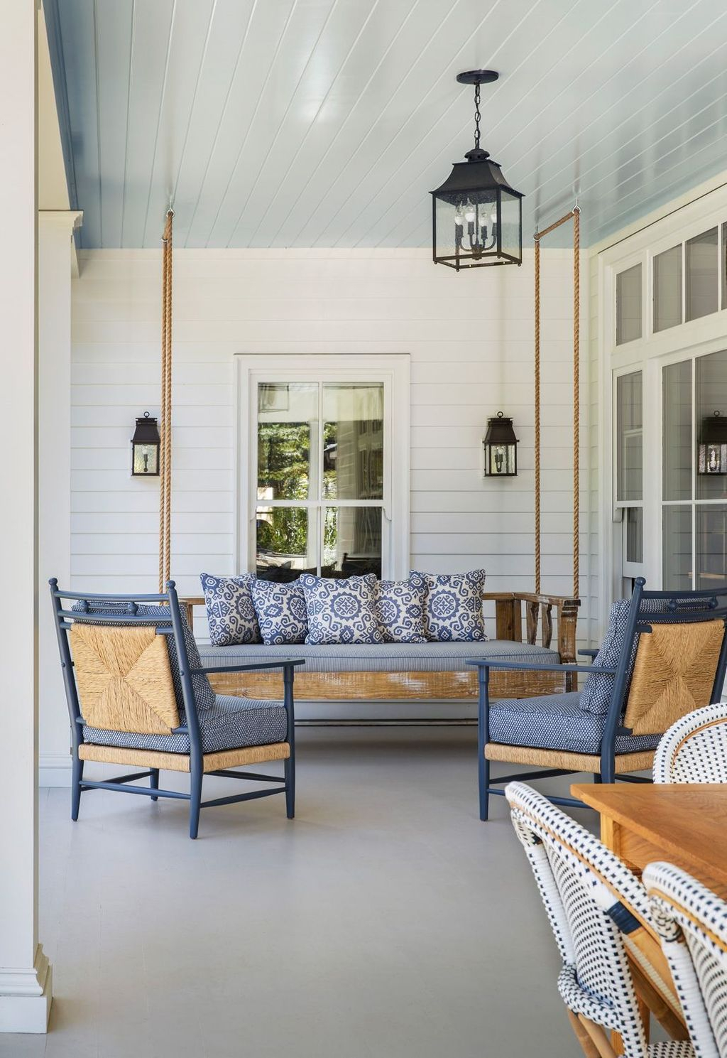 Welcoming Contemporary Porch Designs38