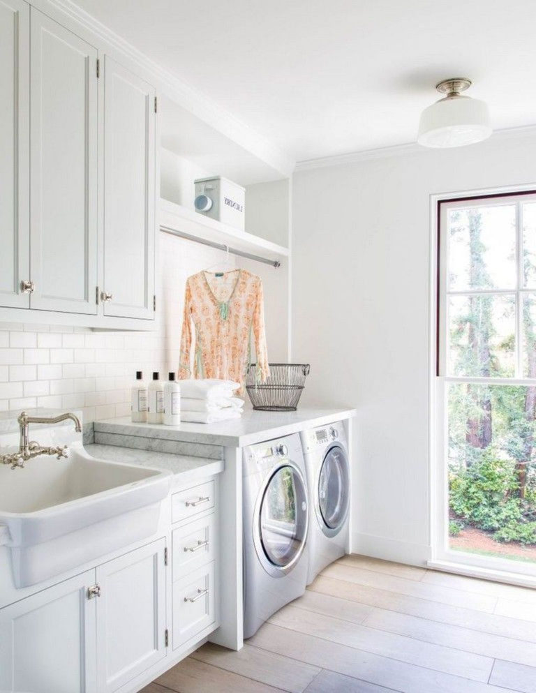 Beautiful Laundry Room Tile Design22 – HOMISHOME