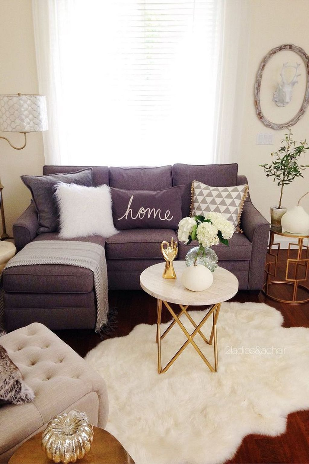 Smart Small Living Room Decor Ideas43 – HOMISHOME
