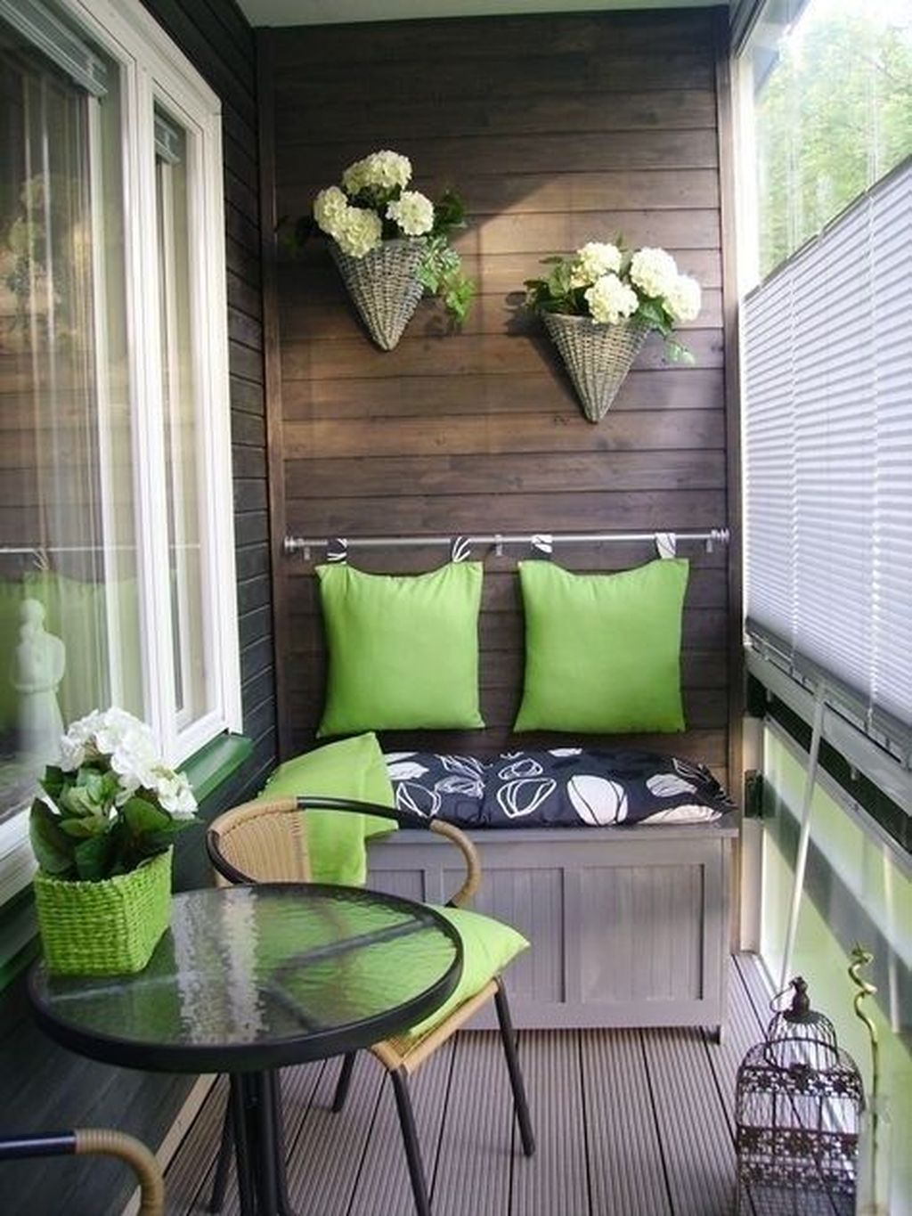 Creative And Simple Balcony Decor Ideas04