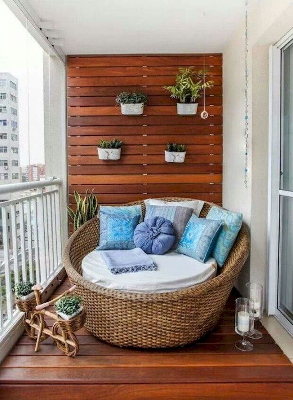 Creative And Simple Balcony Decor Ideas20