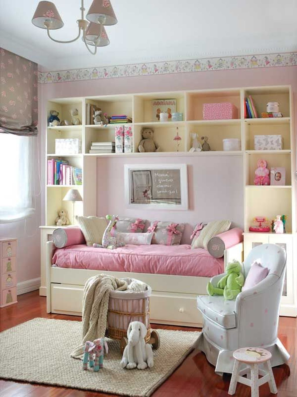 Cute And Cozy Bedroom Decor For Baby Girl01
