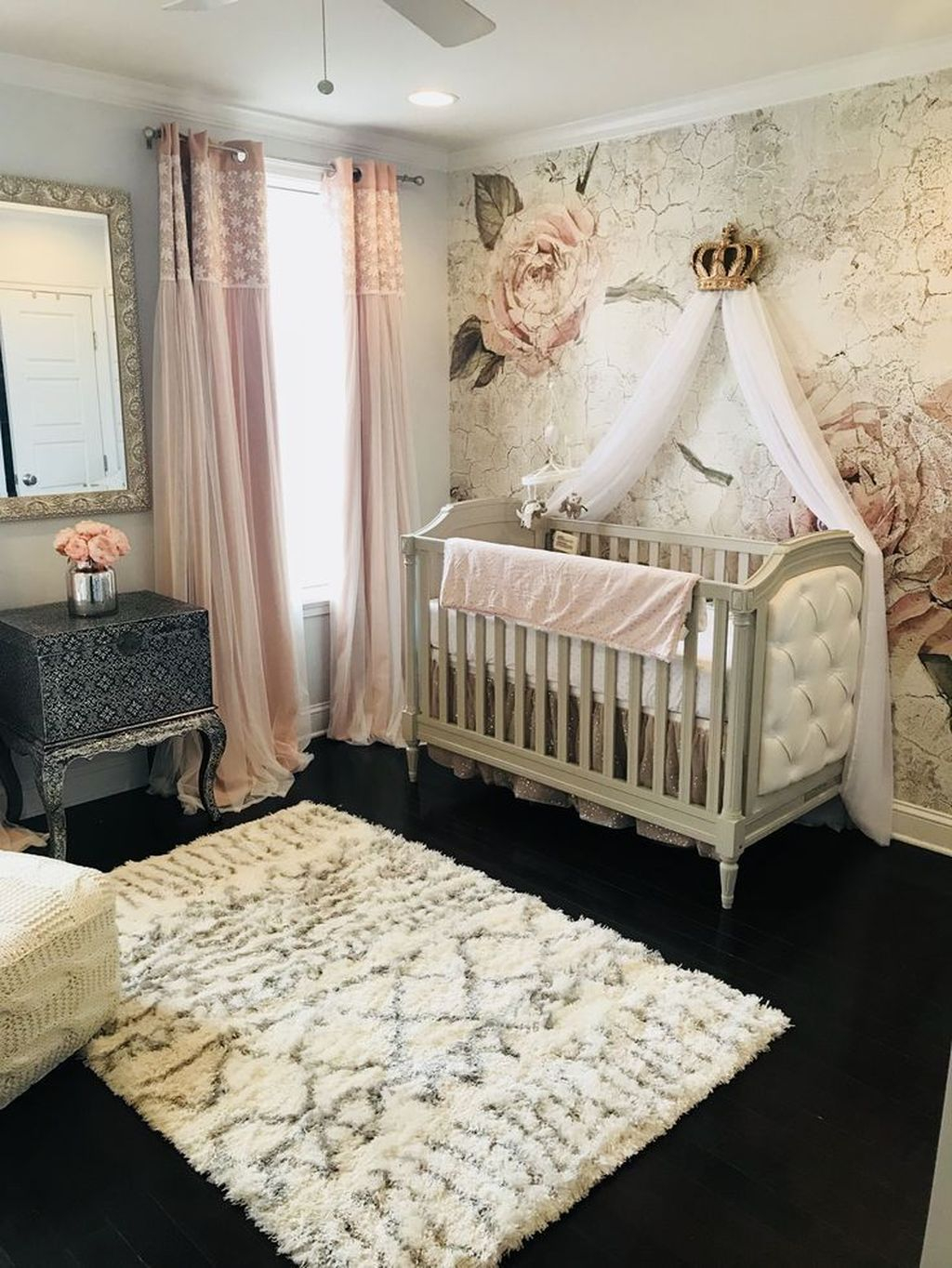 Cute And Cozy Bedroom Decor For Baby Girl34