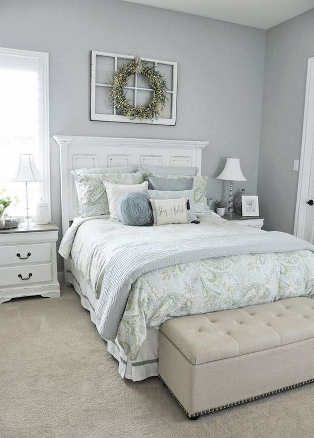 Gorgeous Small Master Bedroom Designs31
