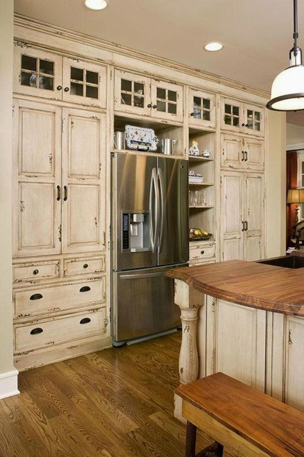Charming Kitchen Cabinet Decorating Ideas07