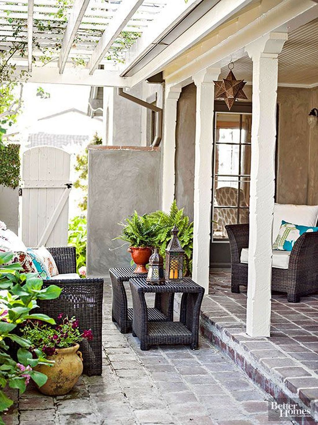 Creative Ideas To Decorate Your Outdoor Room03
