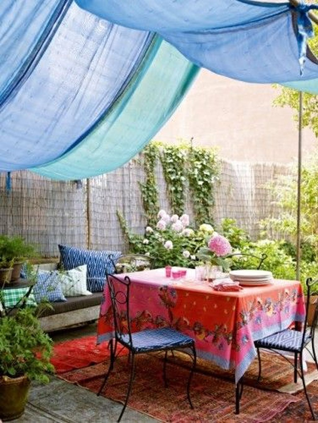 Creative Ideas To Decorate Your Outdoor Room20