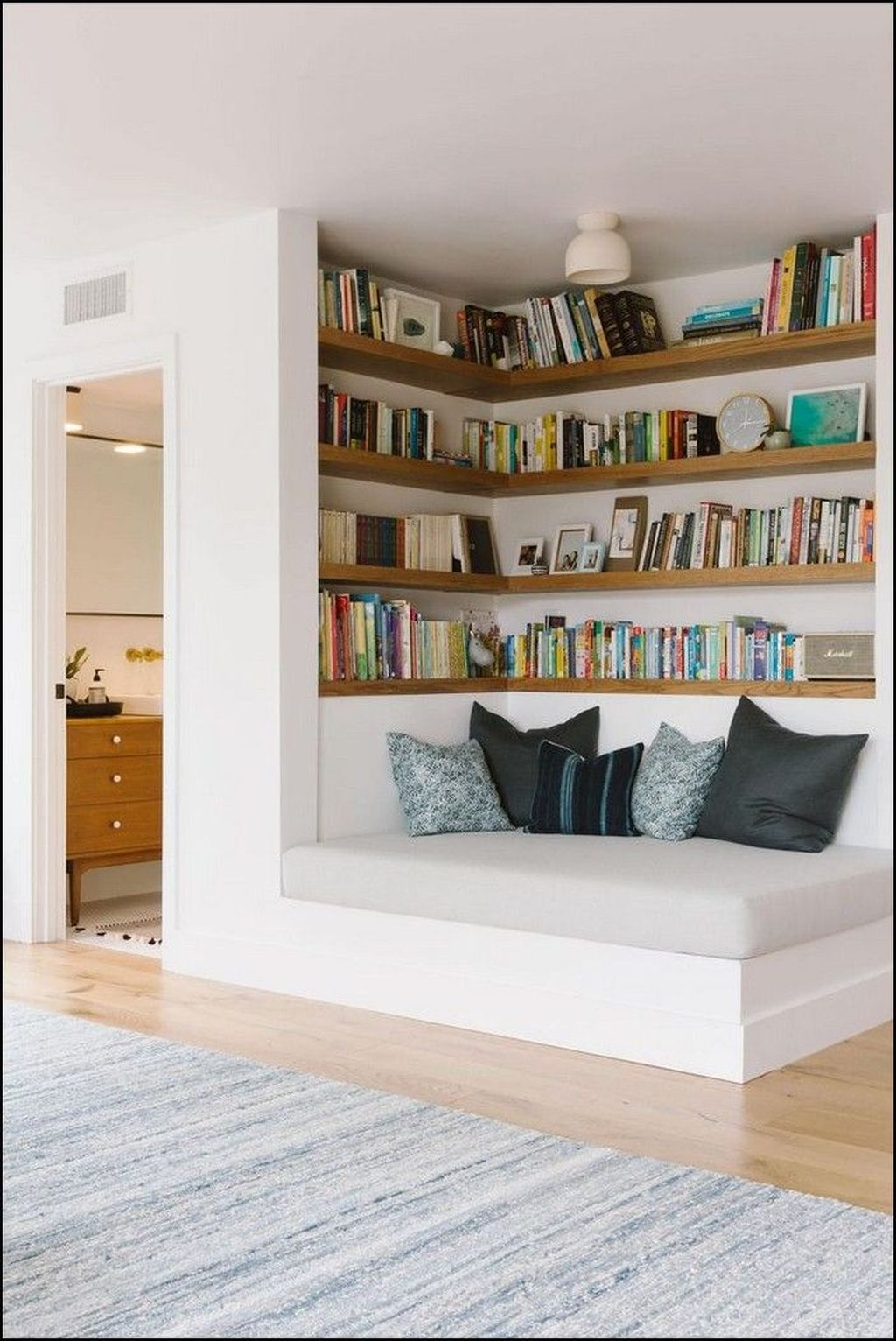 Minimalist Home Interior Design Ideas With A Smart Living Concept44