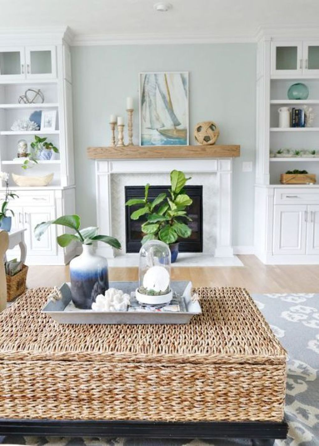 Beautiful Summer Living Room Decor Pieces To Enhance Your Home18