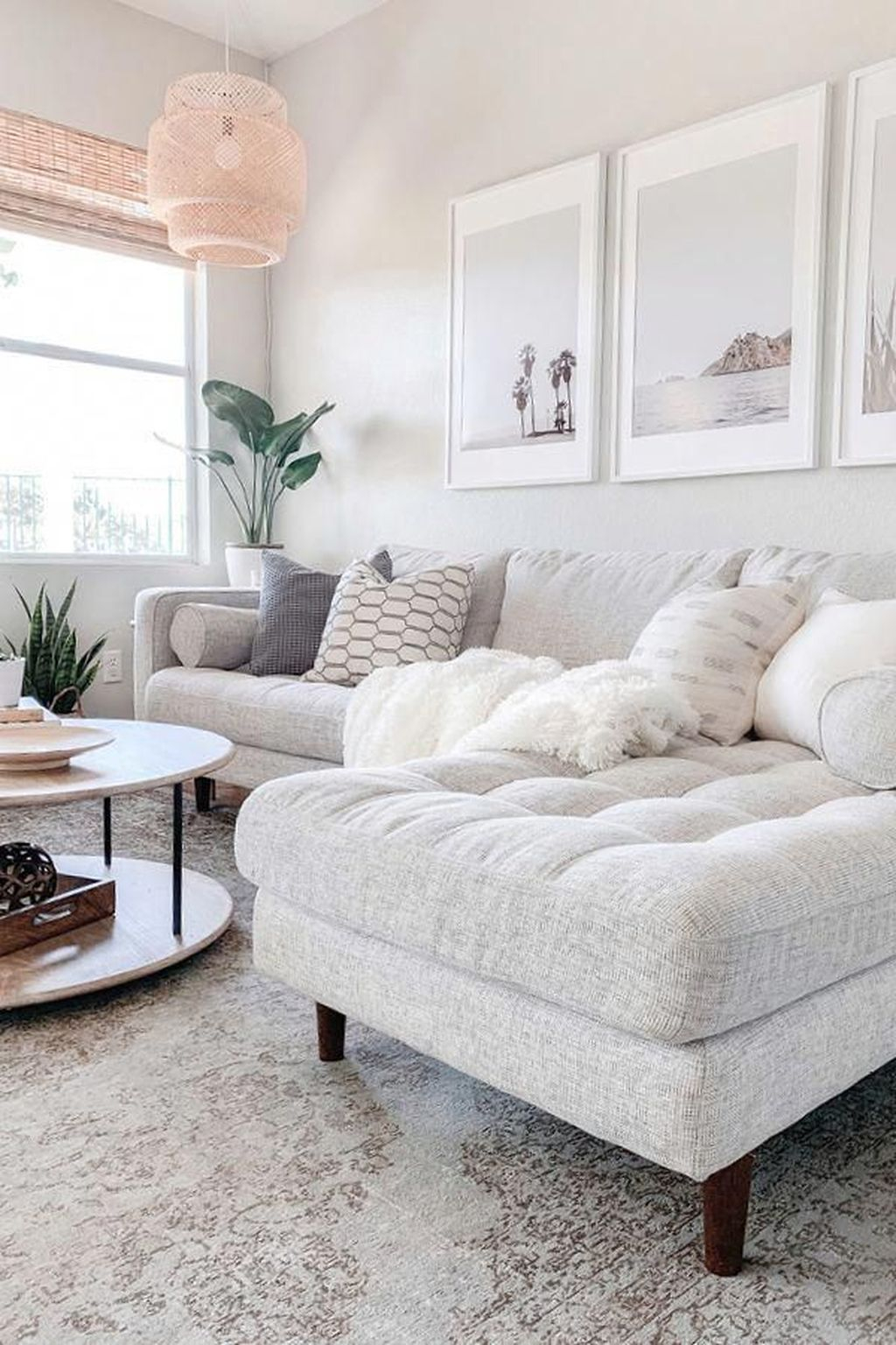 Beautiful Summer Living Room Decor Pieces To Enhance Your Home29