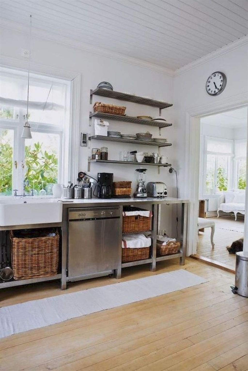 Wonderful Industrial Kitchen Shelf Design Ideas To Organize Your Kitchen03