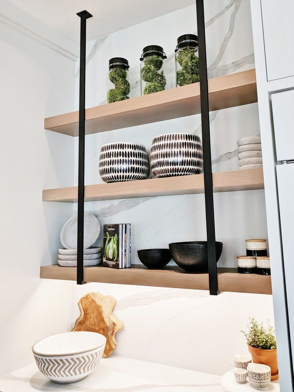 Wonderful Industrial Kitchen Shelf Design Ideas To Organize Your Kitchen25