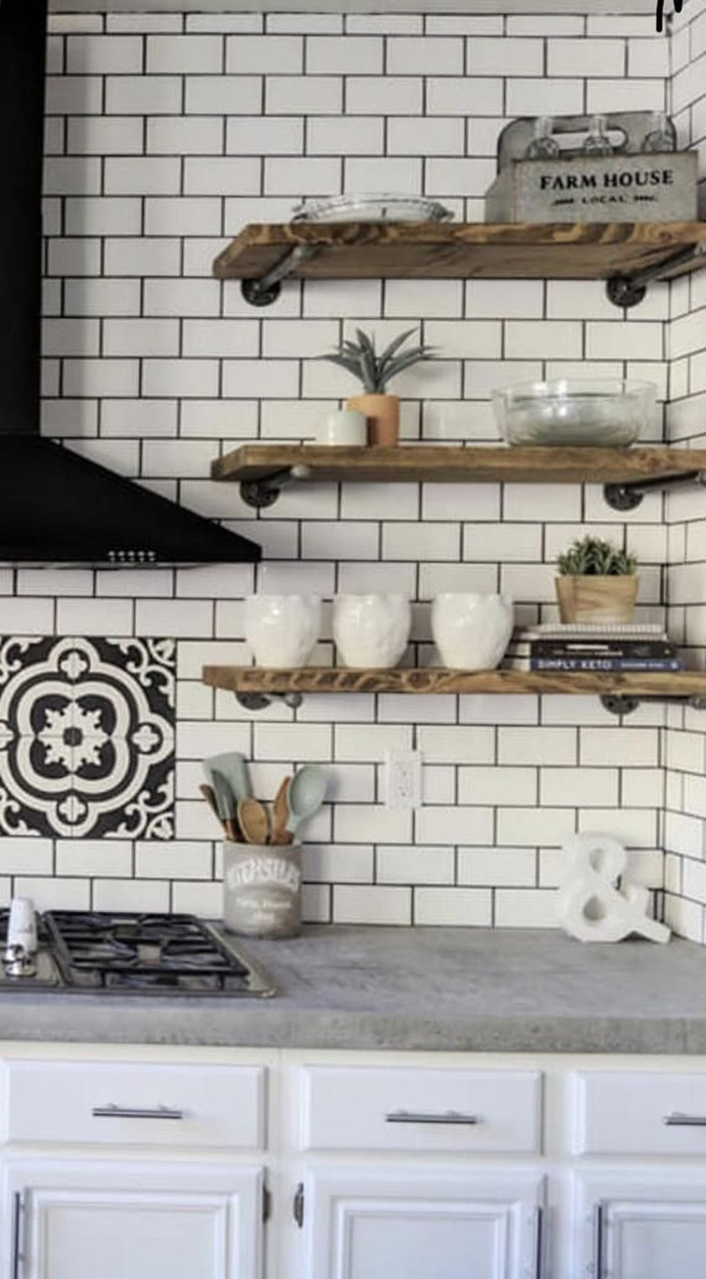 Wonderful Industrial Kitchen Shelf Design Ideas To Organize Your Kitchen32