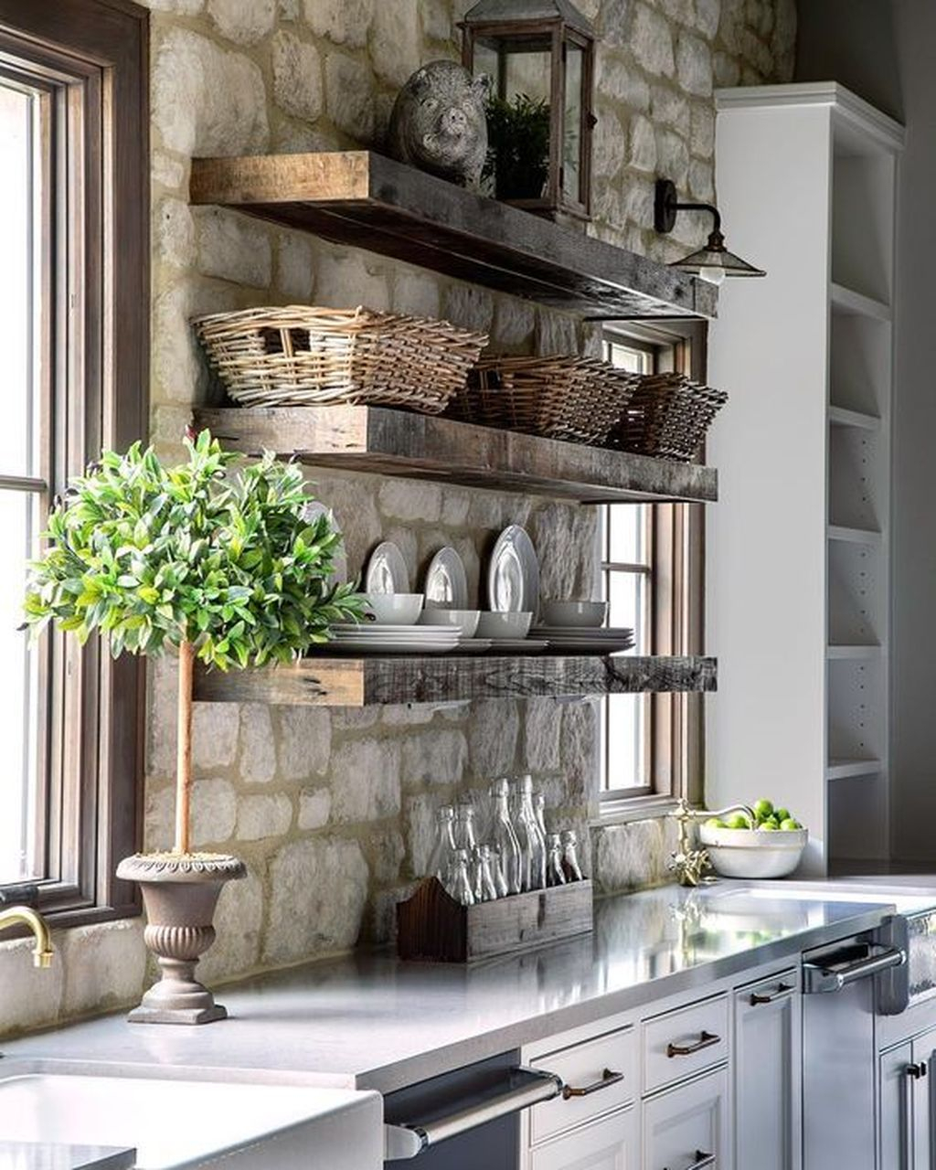 Wonderful Industrial Kitchen Shelf Design Ideas To Organize Your Kitchen37