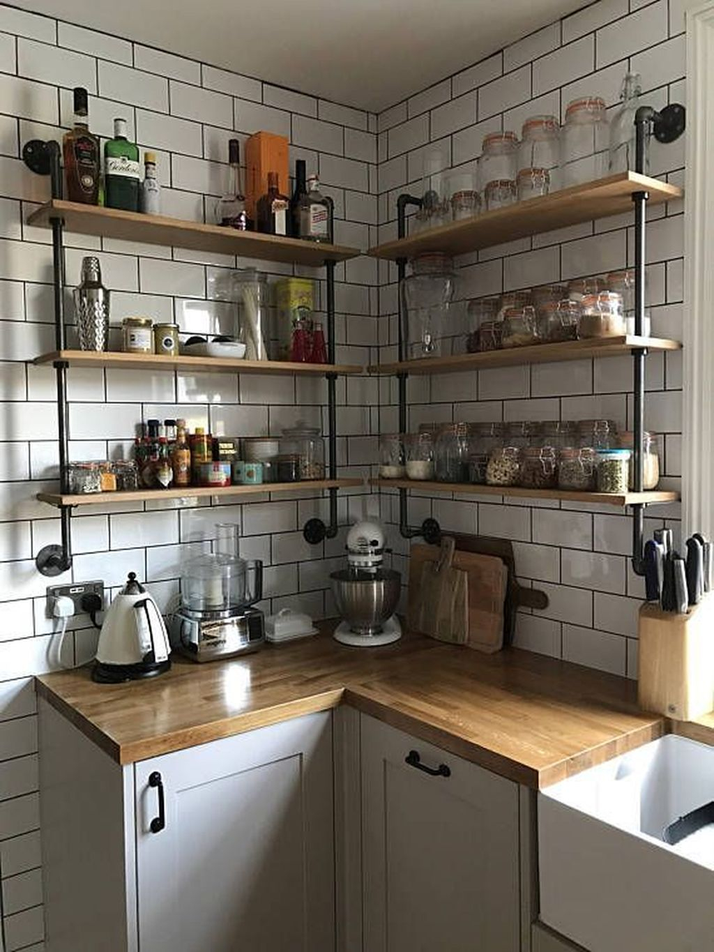 Wonderful Industrial Kitchen Shelf Design Ideas To Organize Your Kitchen43