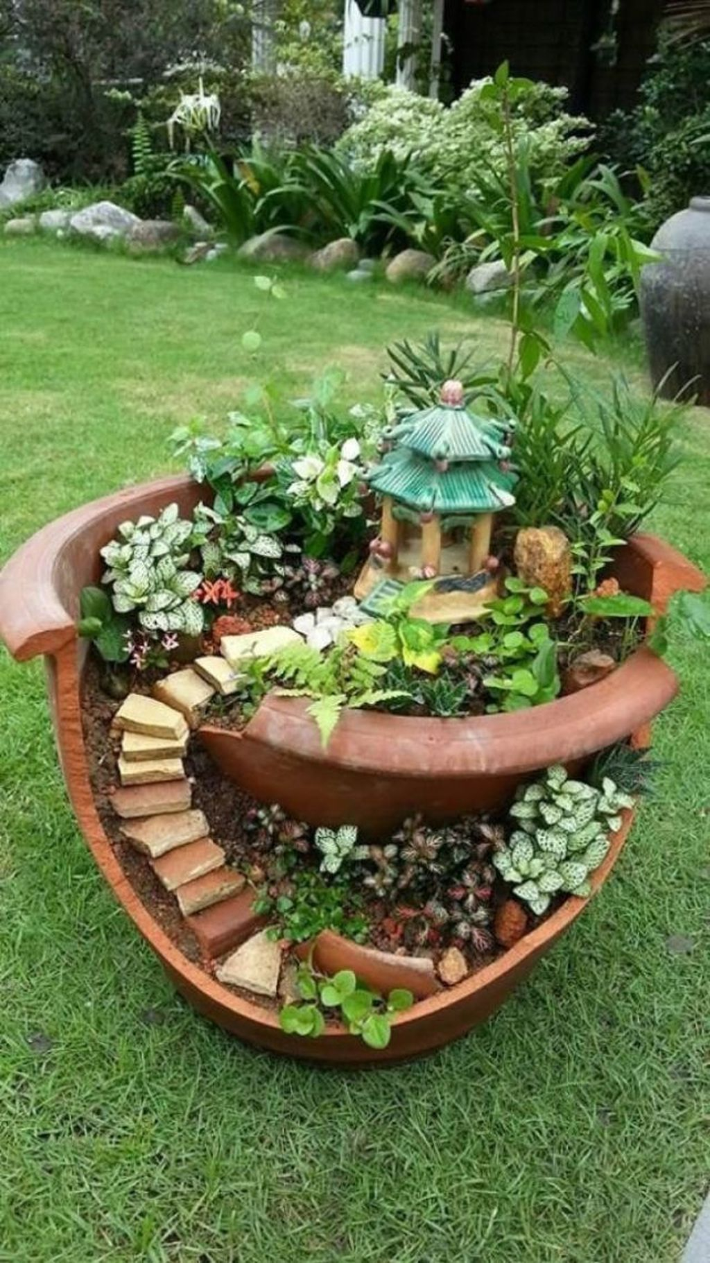 Unique Garden Decorating Ideas15