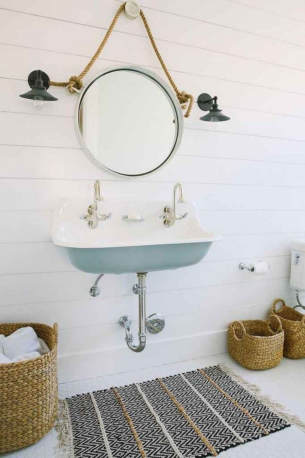 Vintage Farmhouse Bathroom Decor Design Ideas10