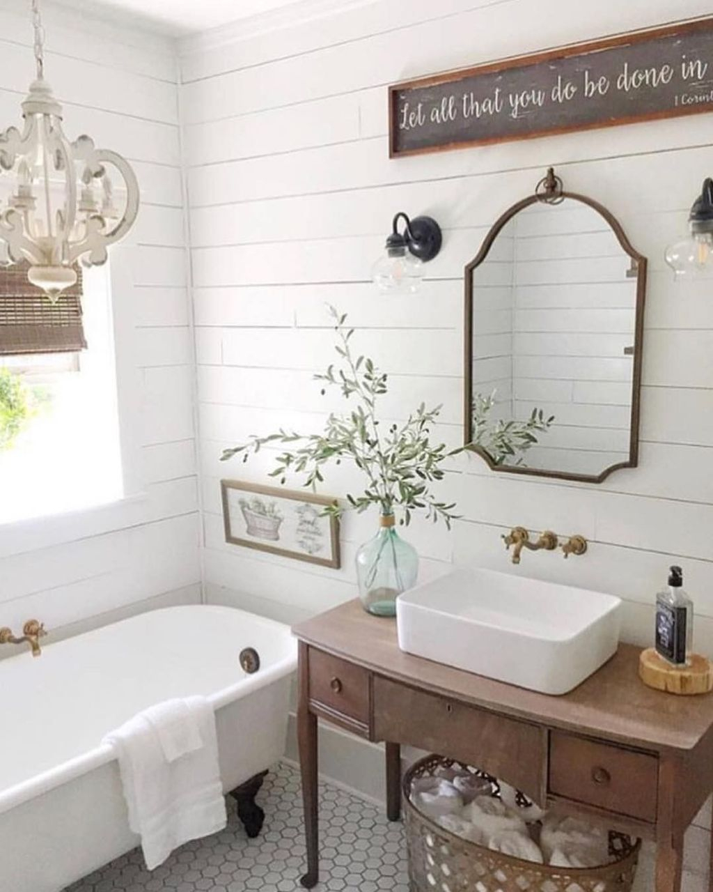 Vintage Farmhouse Bathroom Decor Design Ideas20