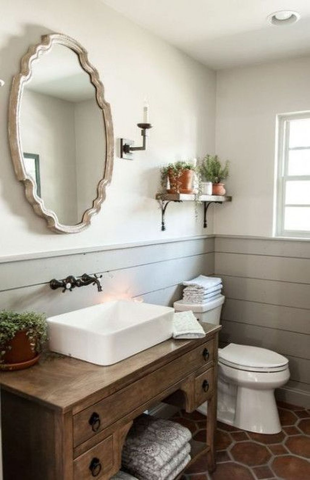 Vintage Farmhouse Bathroom Decor Design Ideas34